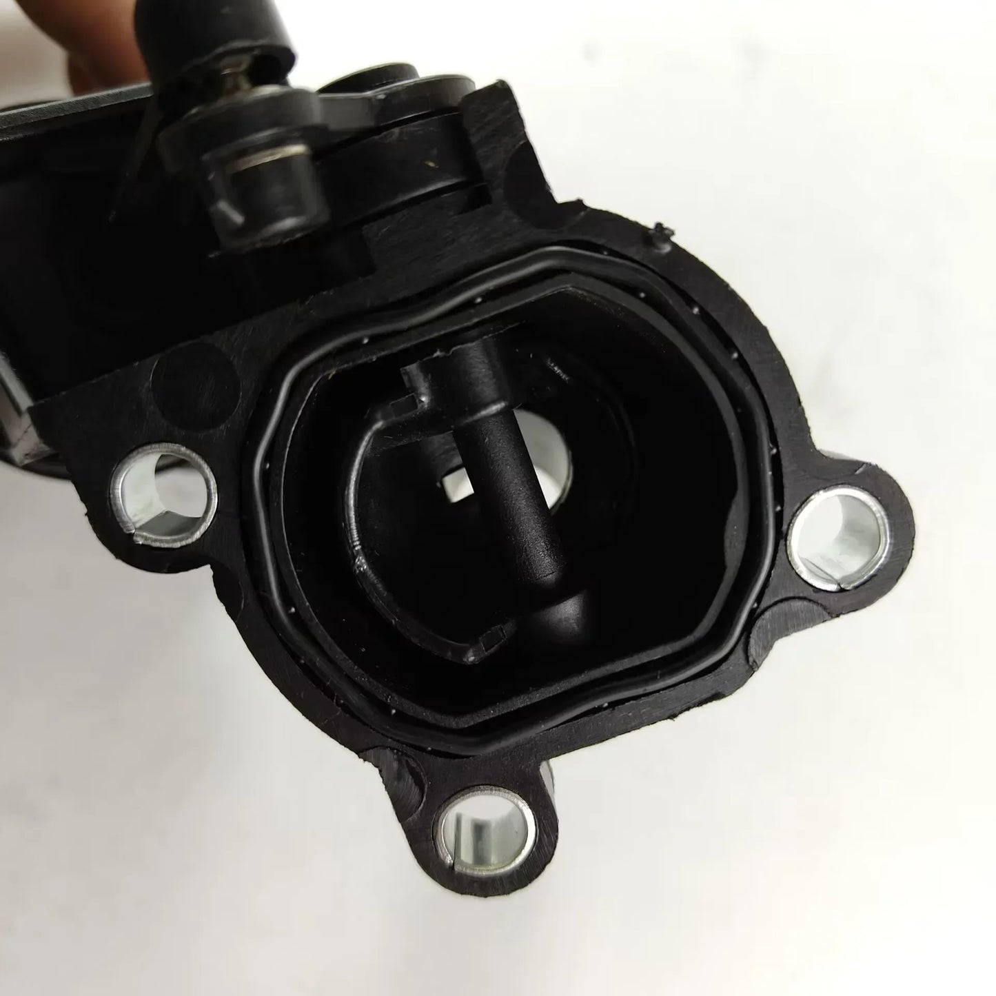 Intermediate Regulating Valve&Flange with seal for AUDI 3.0T diesel gngine A6 Avant S6 quattro VW Touareg 059121737AM