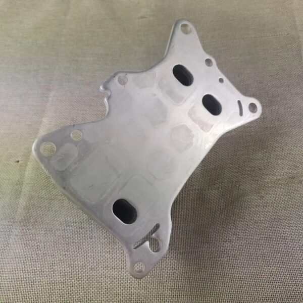ENGINE OIL COOLER FOR MERCEDES SPRINTER OM651  6511800610, 6511800665, 6511801310, 6511800810, A6511801310 - Image 3