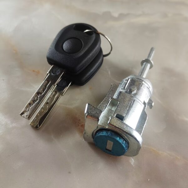 Right Passenger Side Door Central Control Lock Cylinder With Key 604837168 - Image 5