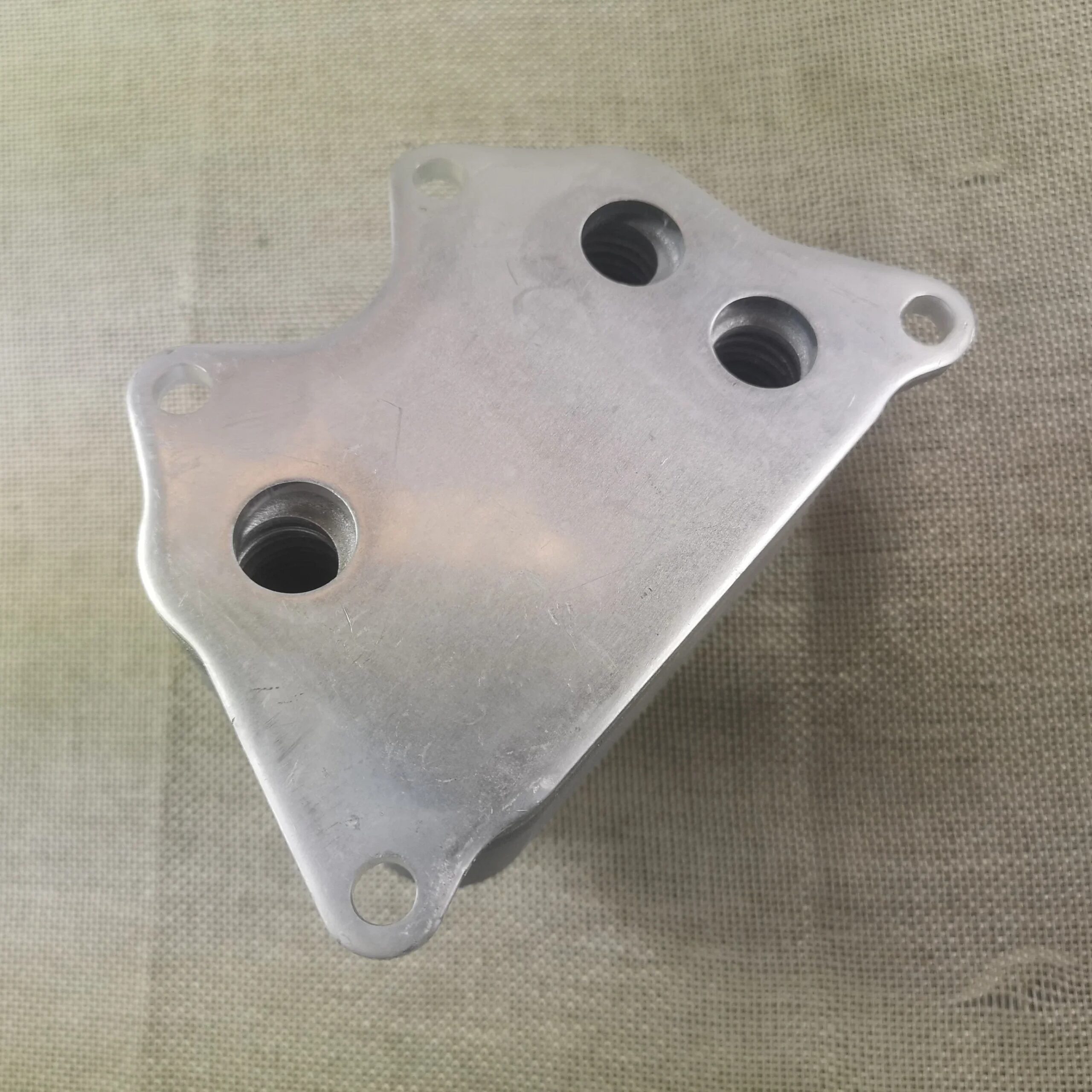 ENGINE OIL COOLER for A3 A4 ALLROAD A5 A6 Q3 VW BEETLE 06J 117 021J 06J 117 021D 06J 117 021P 06J117021D 06J117021J - Image 2