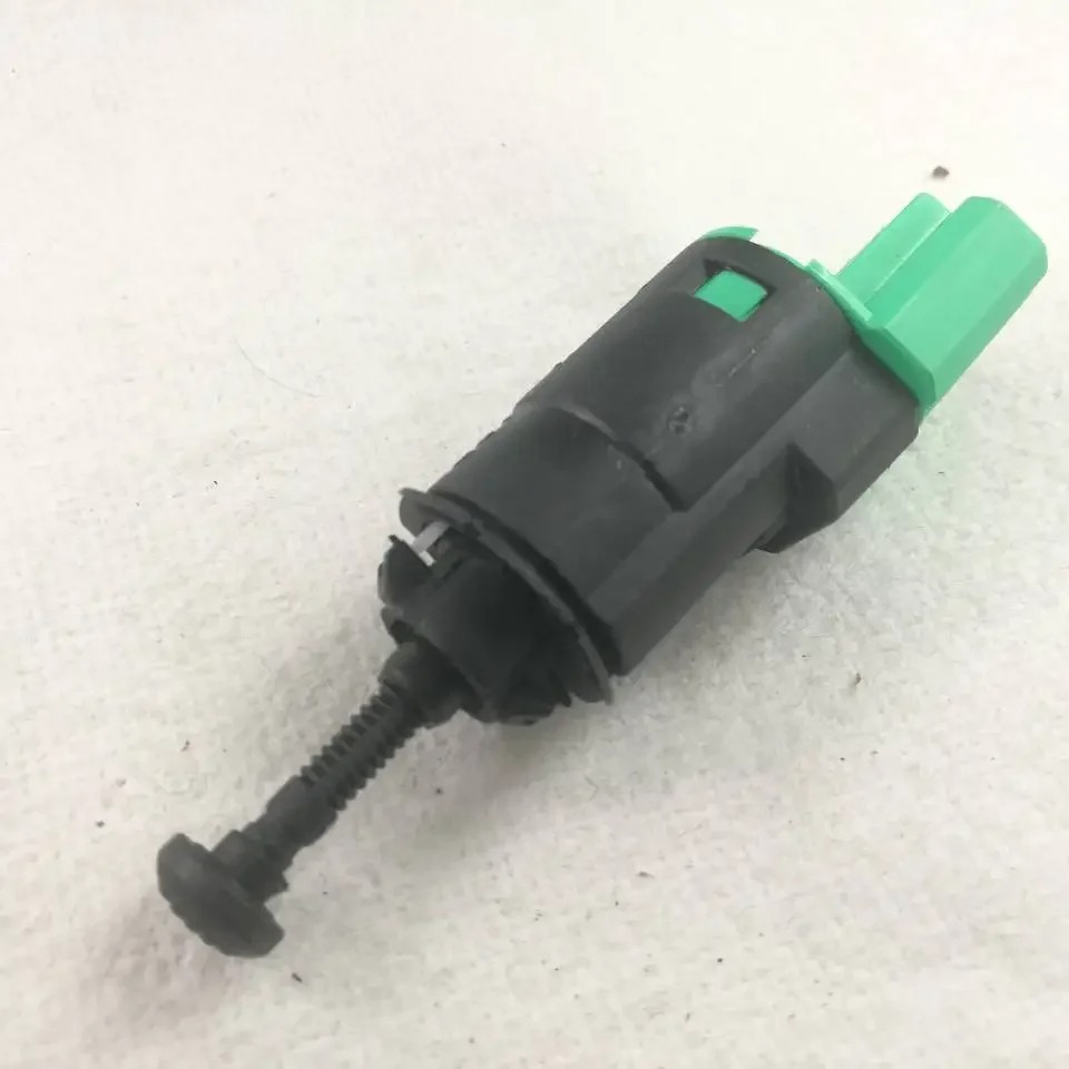 Brake / Stop Light Switch For C2 C3 C4 62937082,9665602380 , 9650688480 , 1606480480 4534.67 - Image 2