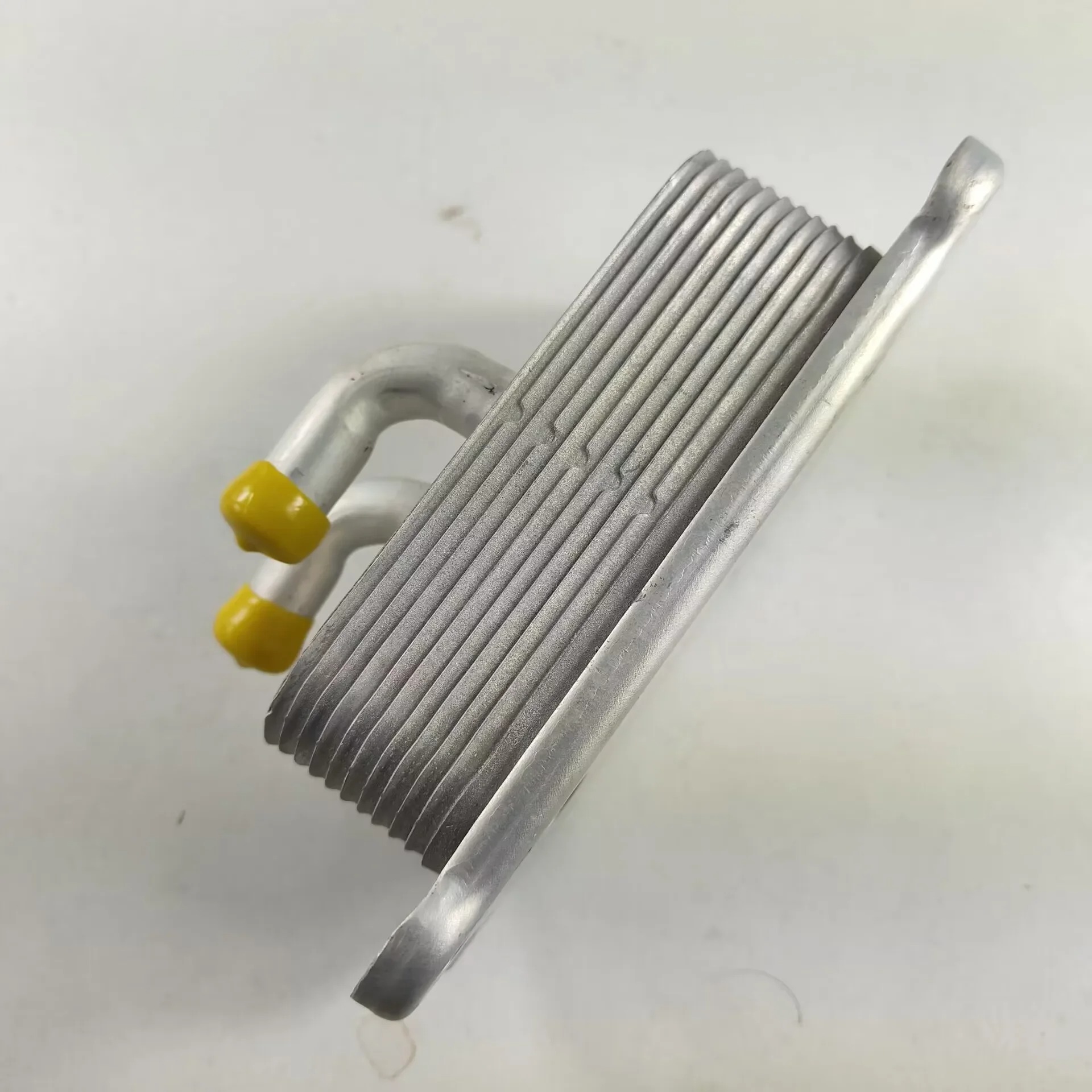 Oil Cooler For 1999-2006 Volvo S80 XC90 30622090 - Image 4