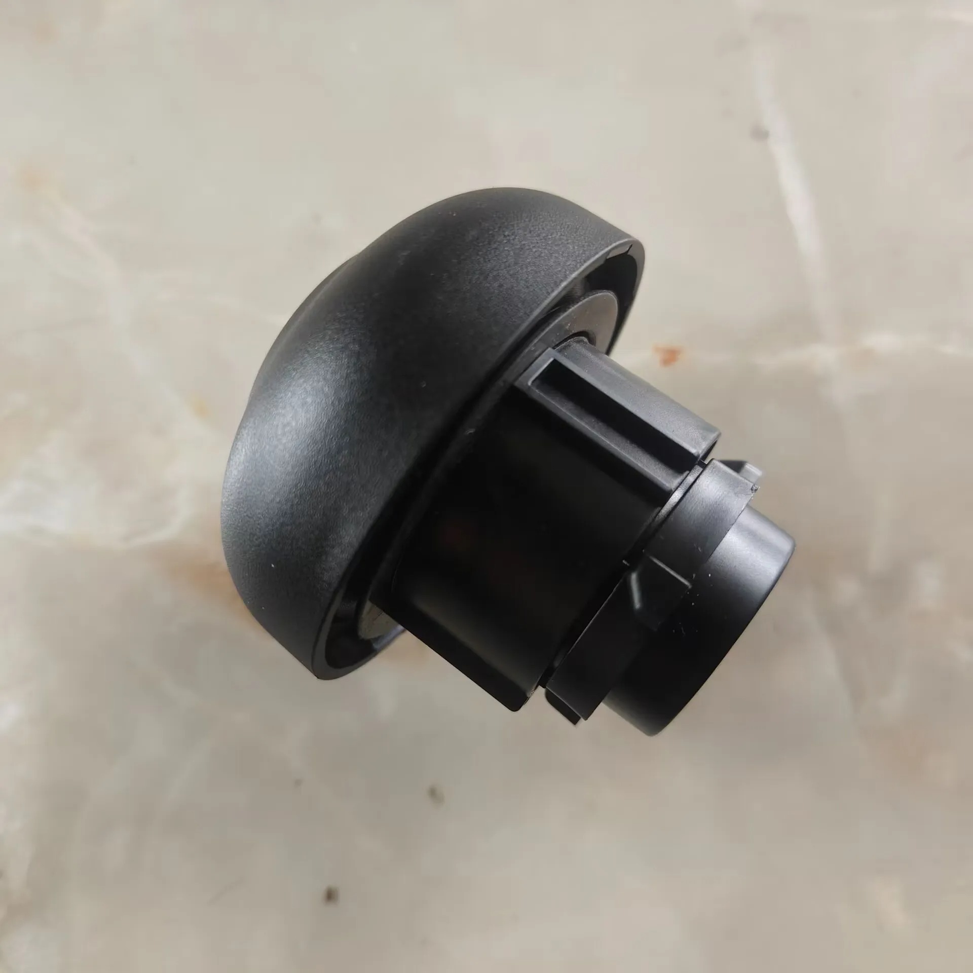 Car Fuel Filler Cover 1715043 ABS Locking Gas Tank Cap with 2-Key Replacement for FORD TRANSIT MK7 2006-2014 Auto Accessories - Image 3