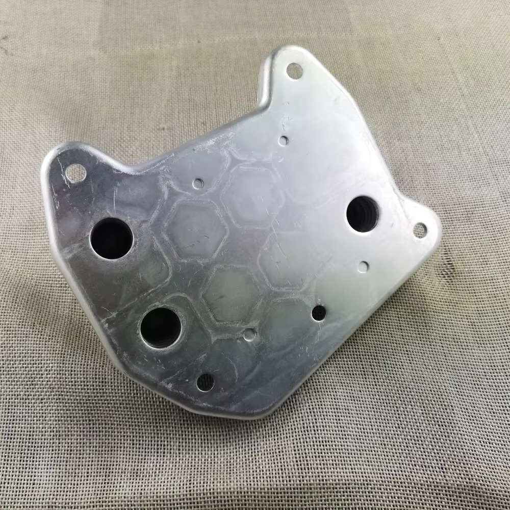 Engine Oil Cooler for 02-15 Dodge Freightliner Mercedes Benz Sprinter 6111880301 611 188 0301 / 6461880301 - Image 3